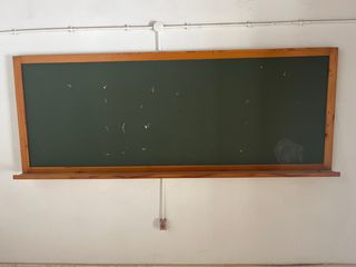 Pizarra verde con marco de madera