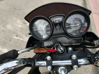 Moto Yamaha YBR 125 Negra