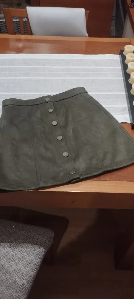 Falda Sfera Casual verde militar botones