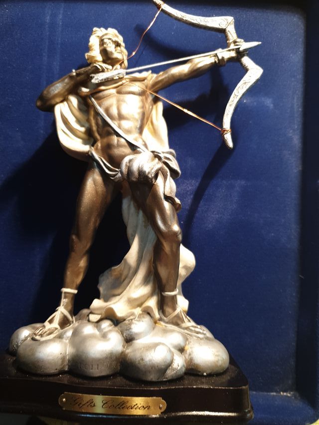 Figura della collezione APOLLO con arco e freccia