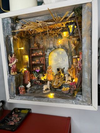 Presepe 31,5x31,5x28 NON INCLUSO di pastori 15cm