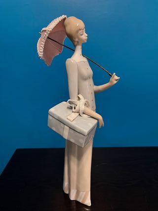 Lladró Figura Muchacha con Cesto - REBAJADA