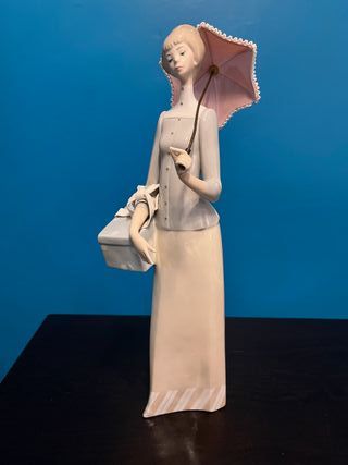 Lladró Figura Muchacha con Cesto - REBAJADA