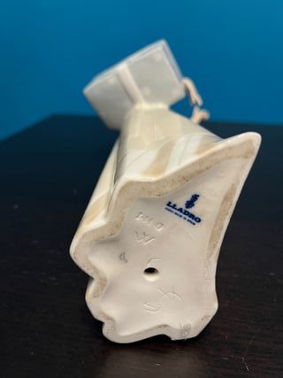 Lladró Figura Muchacha con Cesto - REBAJADA