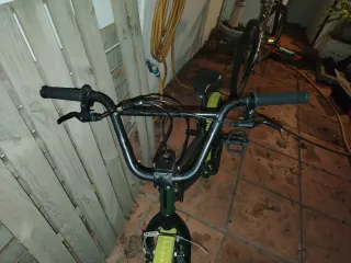 Bicicleta BMX Wipe 500 20" Niños PRECIO NEGOCIABLE