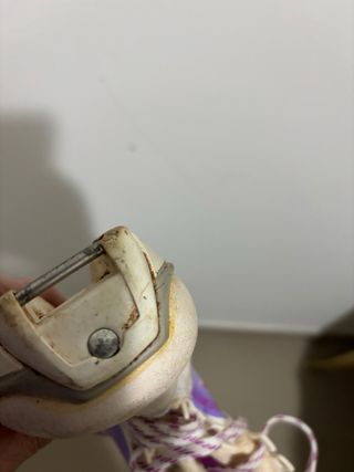 Esquís y bastones de fondo