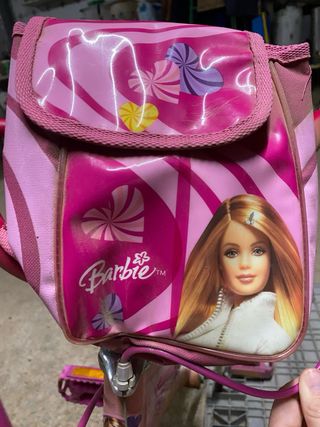 Bicicleta Barbie Rosa con Corazones