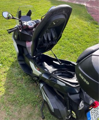 BMW C400X Scooter