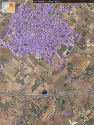 Terreno rústico con árboles