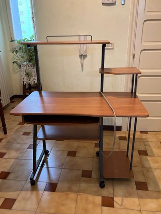 Scrivania computer legno e metallo