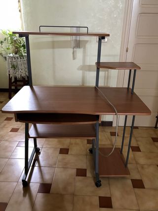 Scrivania computer legno e metallo