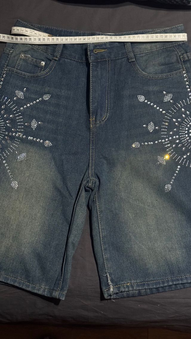 Shorts vaqueros con pedrería
