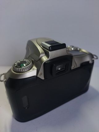 Cámara Nikon F55 Vintage Plata