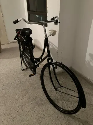Bicicleta Holandesa Clásica Negra