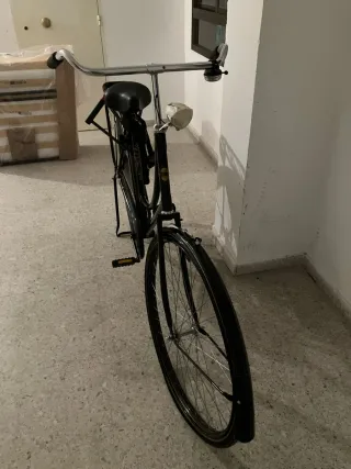 Bicicleta Holandesa Clásica Negra