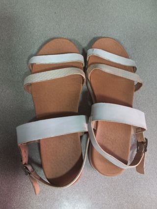 Sandalias planas blancas mujer