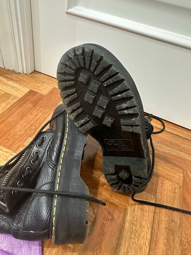 Botas Dr. Martens negras con cremallera