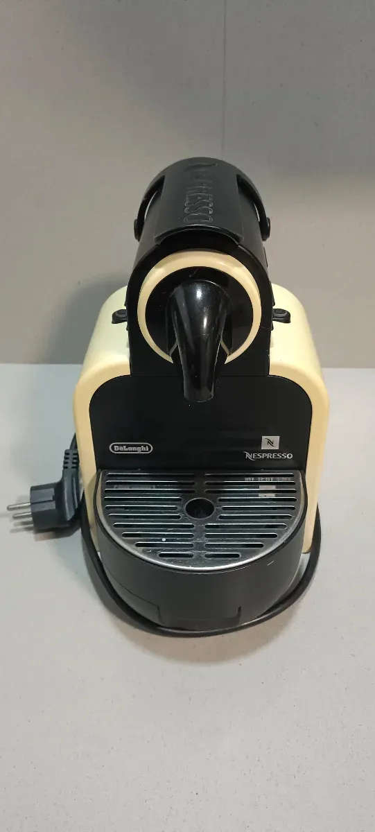 Cafetera Nespresso DeLonghi