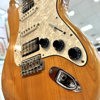 GUITARRA FENDER STRATOCASTER HWY1 STRAT HSS RW AMB