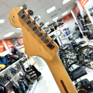 GUITARRA FENDER STRATOCASTER HWY1 STRAT HSS RW AMB