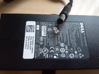 NUEVO Cargador portátil DELL 19,5V y 6,7A (130W)