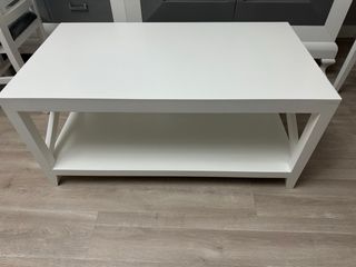 Mesa baja de salón blanca