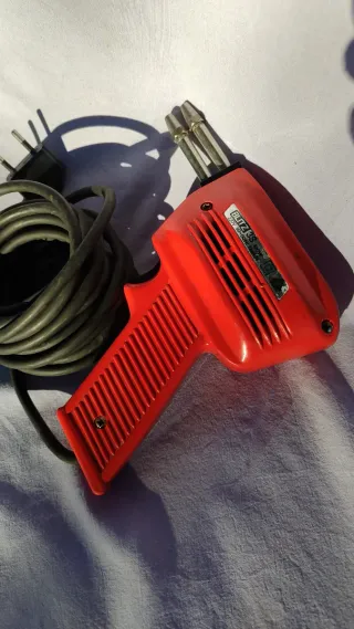 Saldatore a stagno vintage rosso