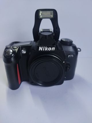 Cámara Nikon F75 Vintage