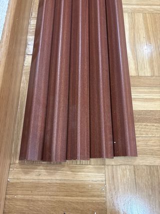 Guardavivos de madera color marrón