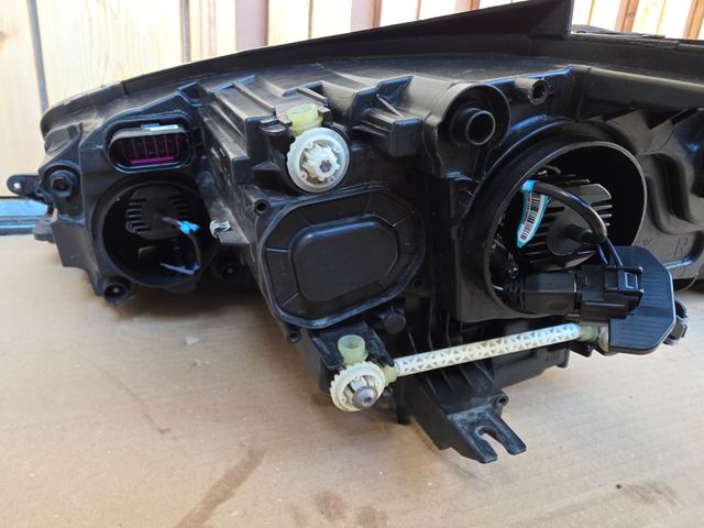 Fanali Anteriori LED VW Golf 7.5 Hella5G1641006D/S