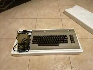 Commodore 64 breadbin boxed con scatola originale