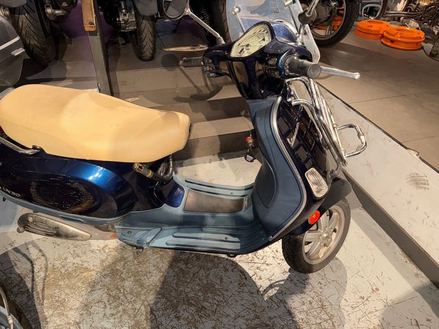 Piaggio Liberty Vespa LX 50 2012