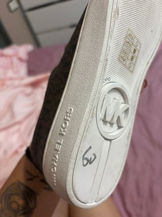 Zapatos Michael Kors Marrones con Logo