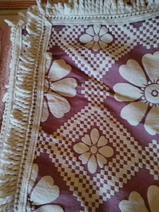 Colcha lilás e Branca com Franja