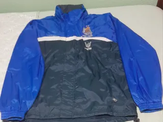 Chubasquero Macron Azul y Negro