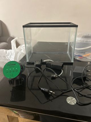 Pecera con comedero y filtro