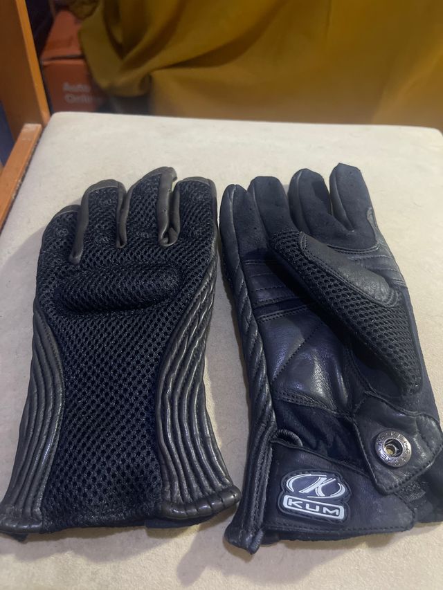 Guantes KUM Negros