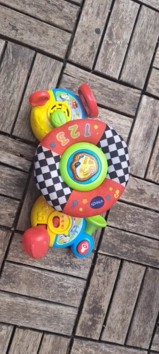 Volante interactivo Vtech para bebé