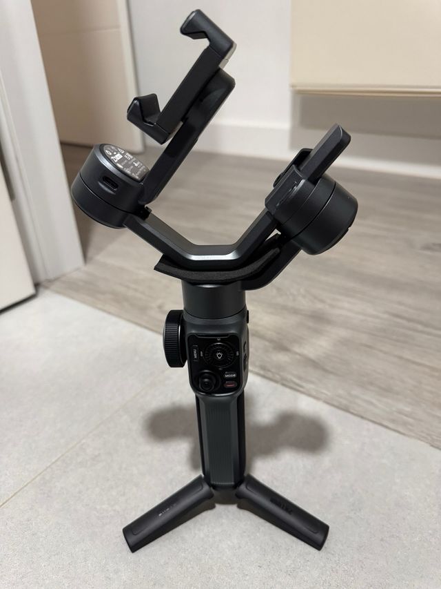 Estabilizador Zhiyun Smooth 5 Combo