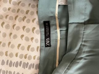 Pantalones de pinzas Zara azul claro