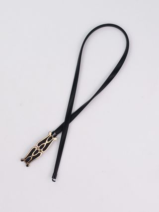 Cinturón elástico con hebilla dorada