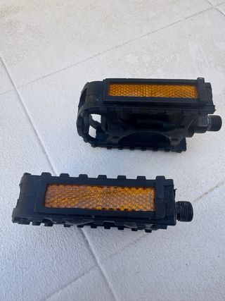 Pedales de Bicicleta Negros con Reflectores