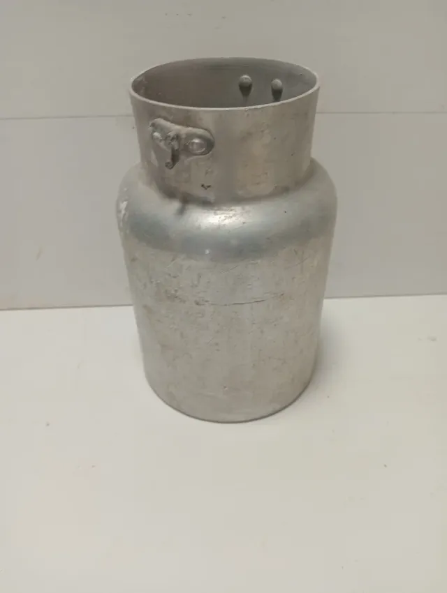 Lechera de aluminio antigua