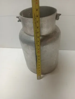 Lechera de aluminio antigua