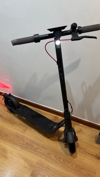 Patinete Eléctrico con Luz Naranja