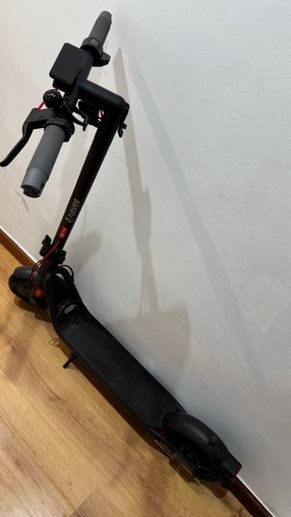 Patinete Eléctrico con Luz Naranja