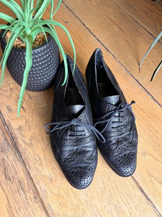 Zapatos de cuero negro para bailes tradicionales 