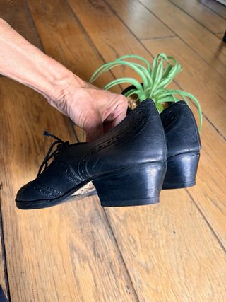 Scarpe nere in pelle per danze tradizionali