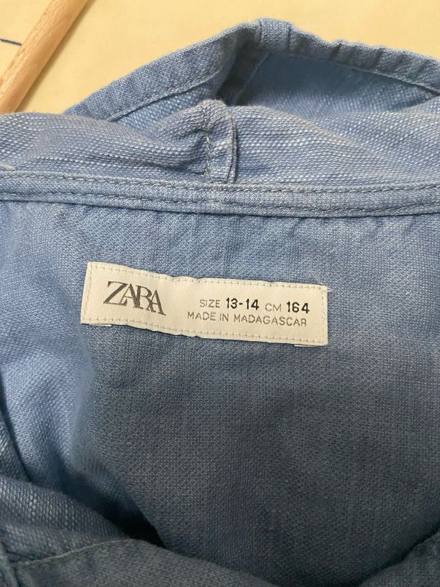 Camisa con capucha ZARA azul M