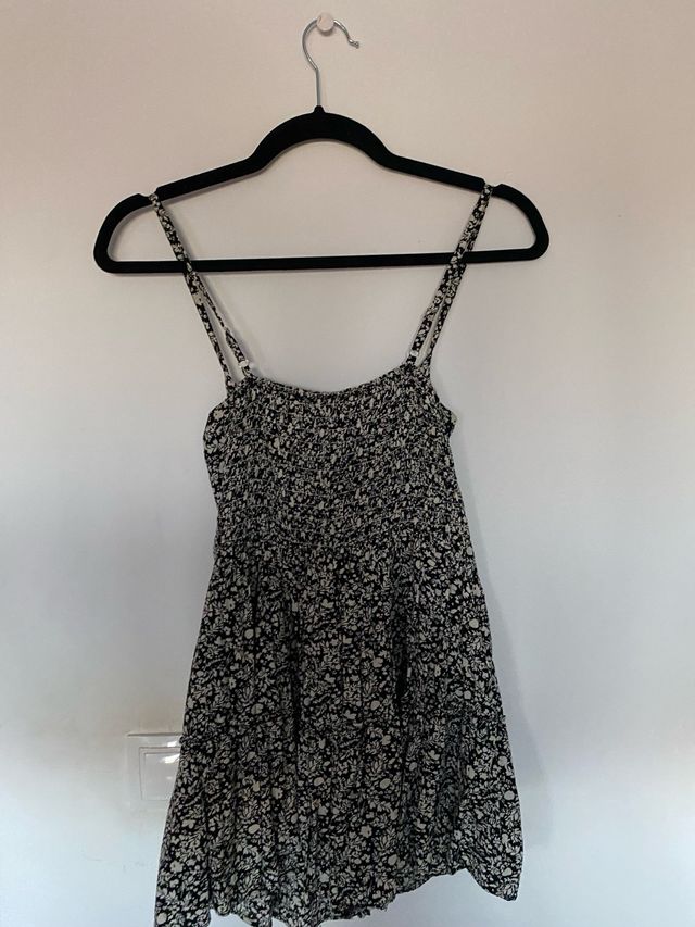 Vestido corto floral Subdued